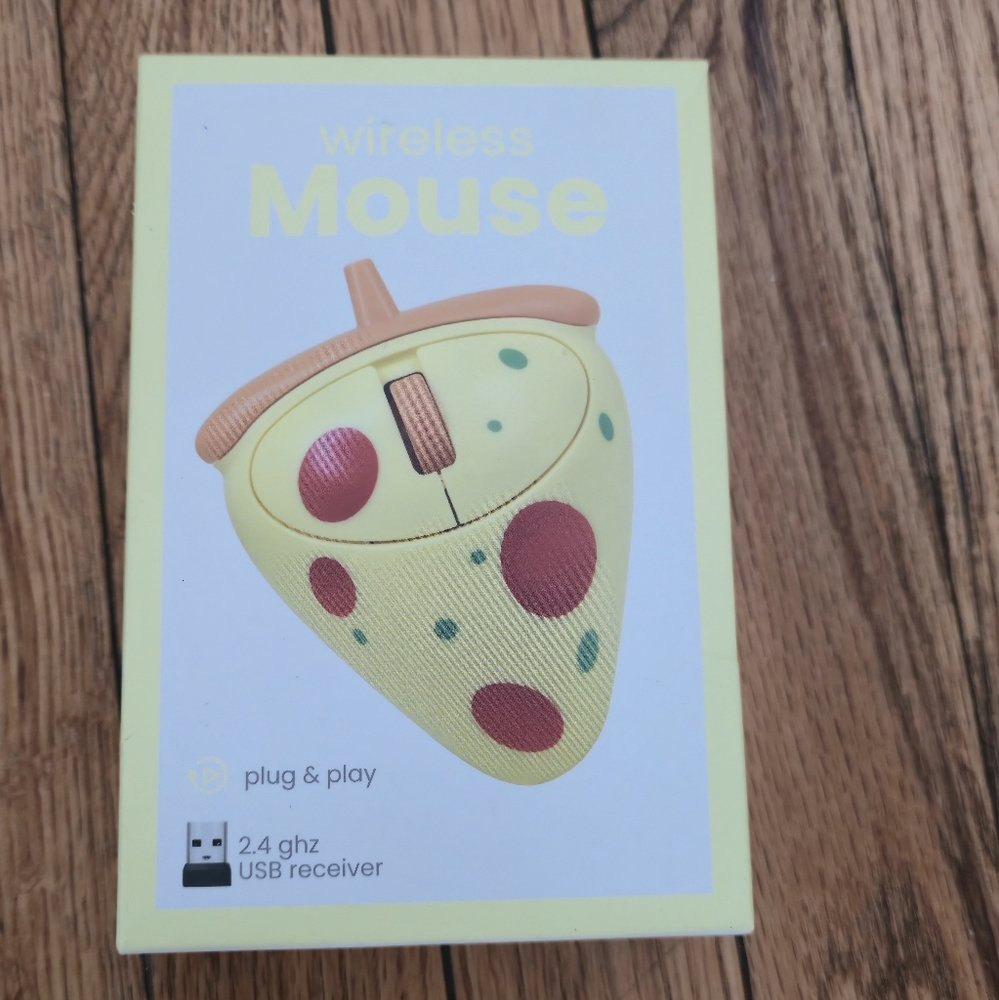 Vivitar 'Pizza' Novelty Computer Mouse - Yellow - Wireless-New In Box